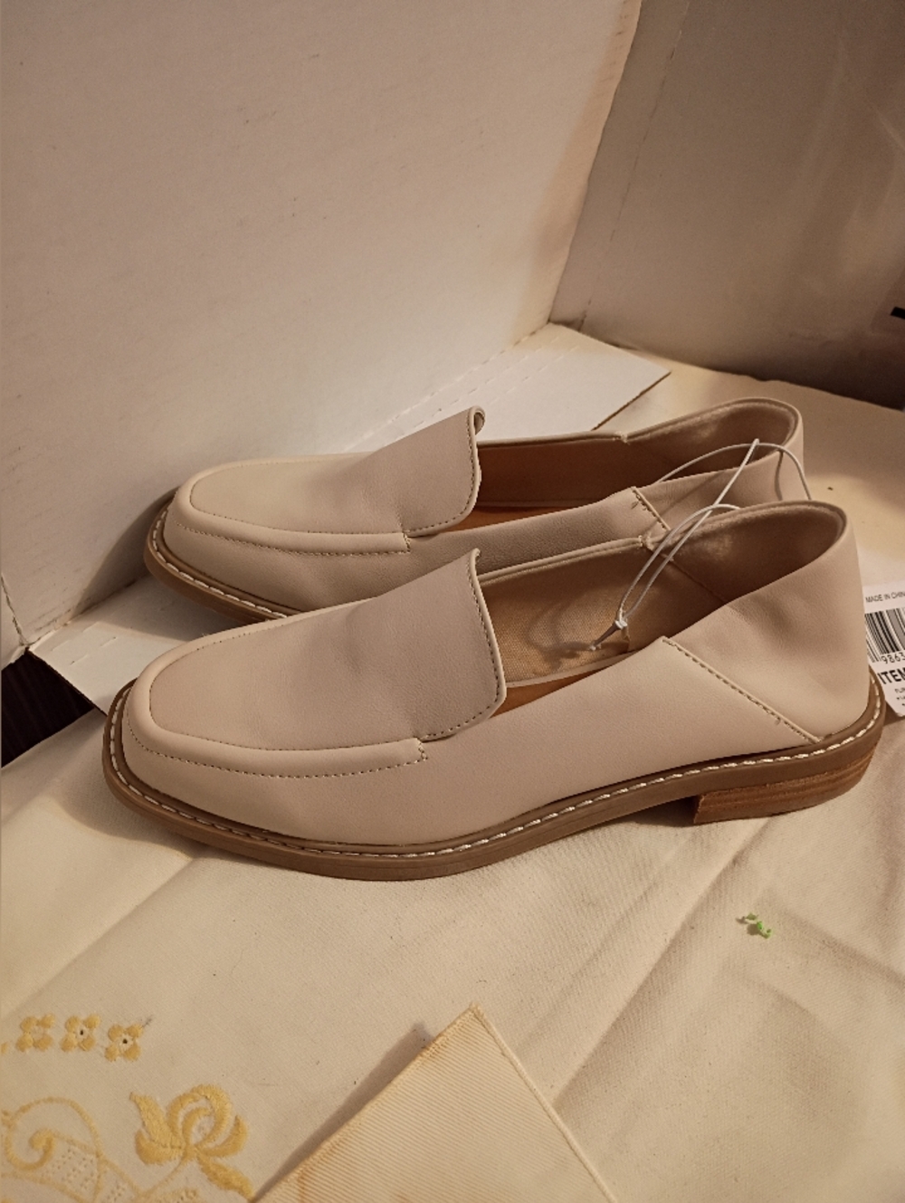 New DV Dolce Vita Flirty Ivory Square Toe Loafers Shoes Womens 6.5